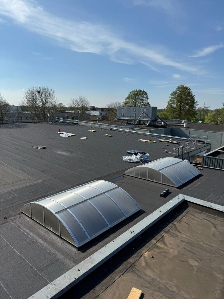 Dakrenovatie bedrijfspand in Papendrecht – 1.050 m² professioneel vernieuwd